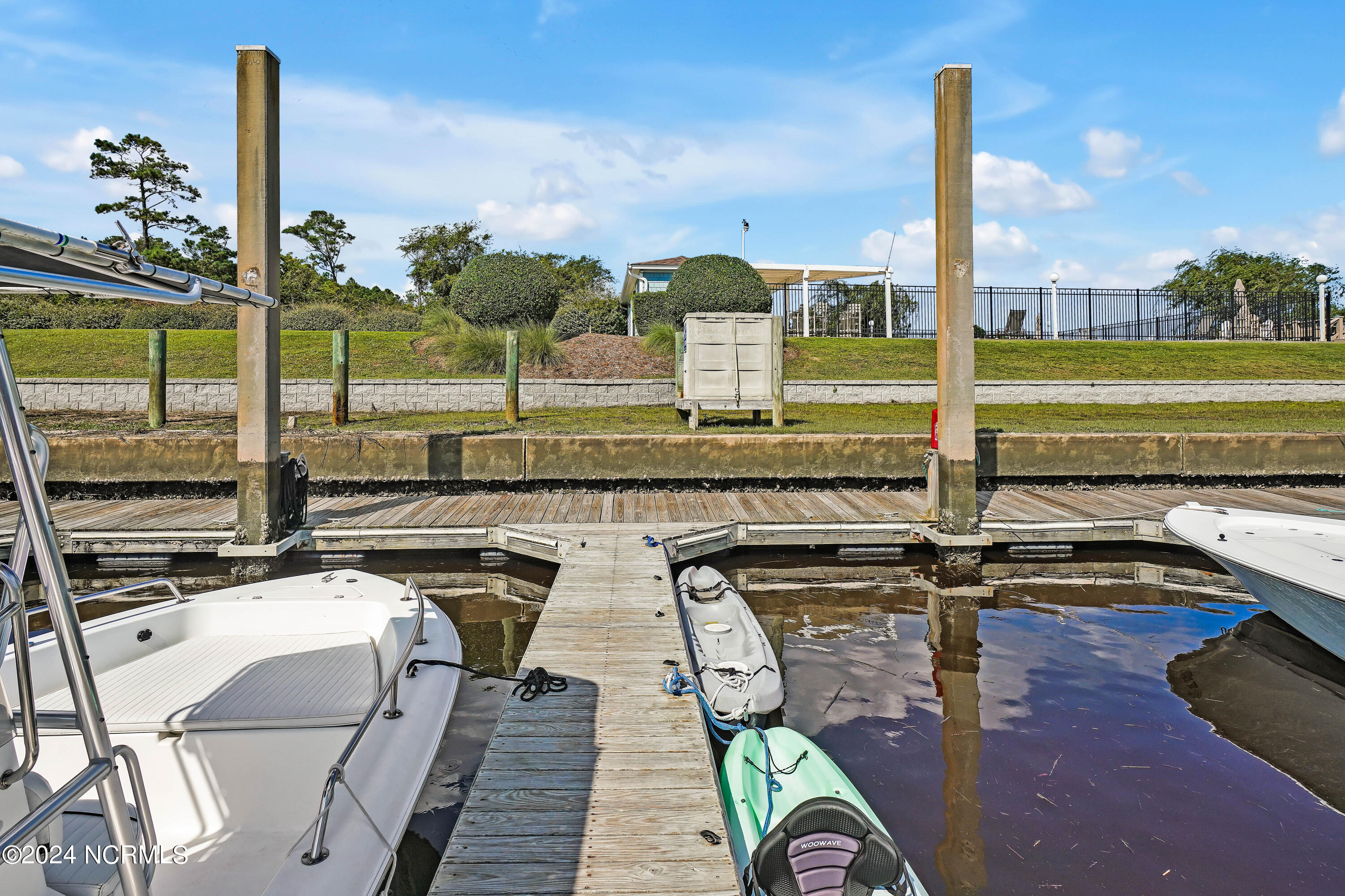 2549 Sloop Landing