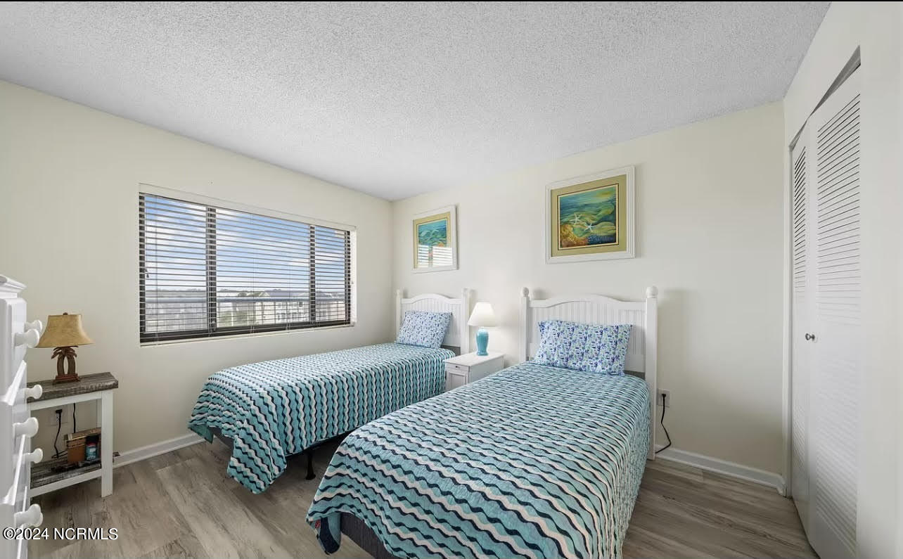 901 Lake Park Boulevard S, 403