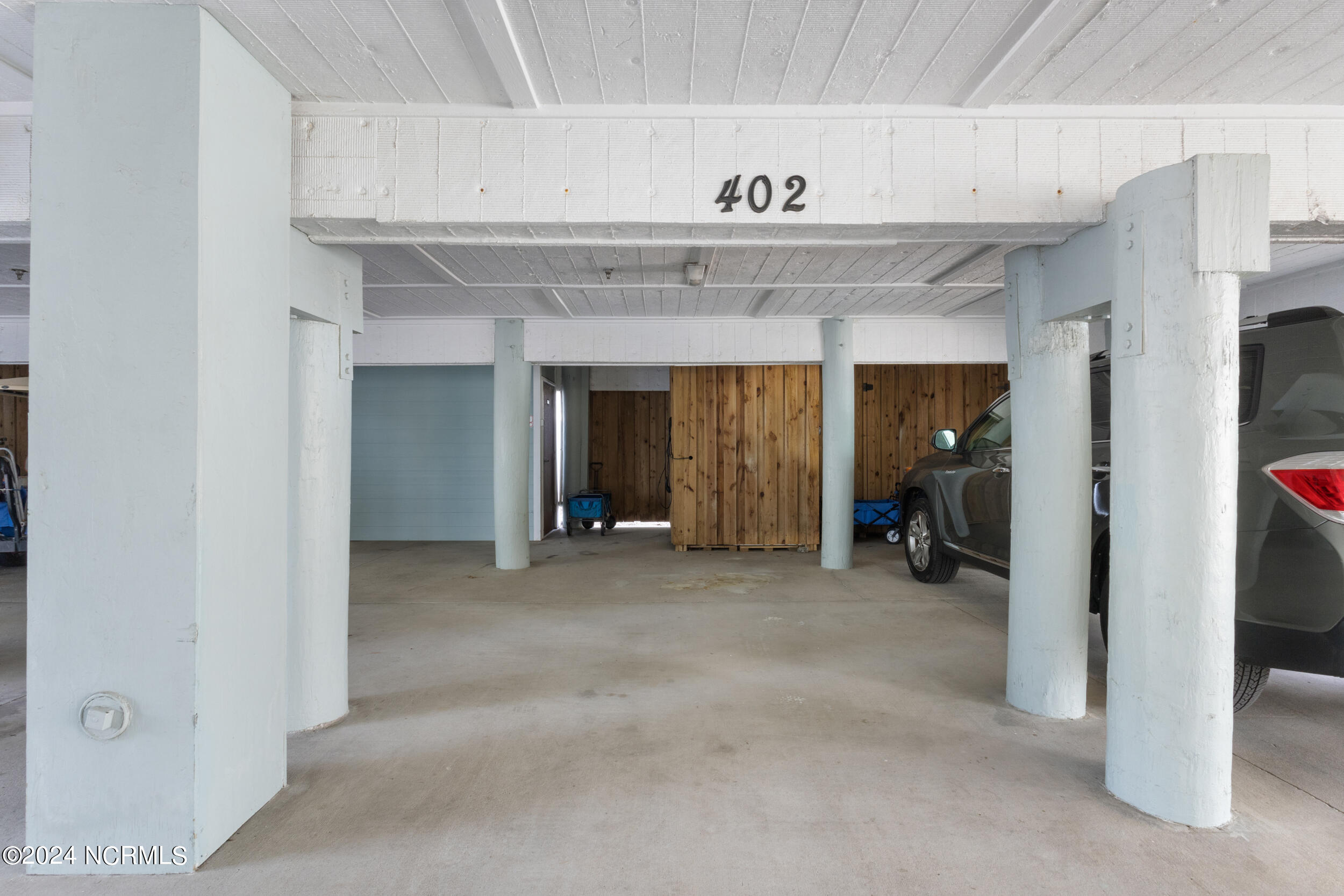 712 Saint Joseph Street, 402