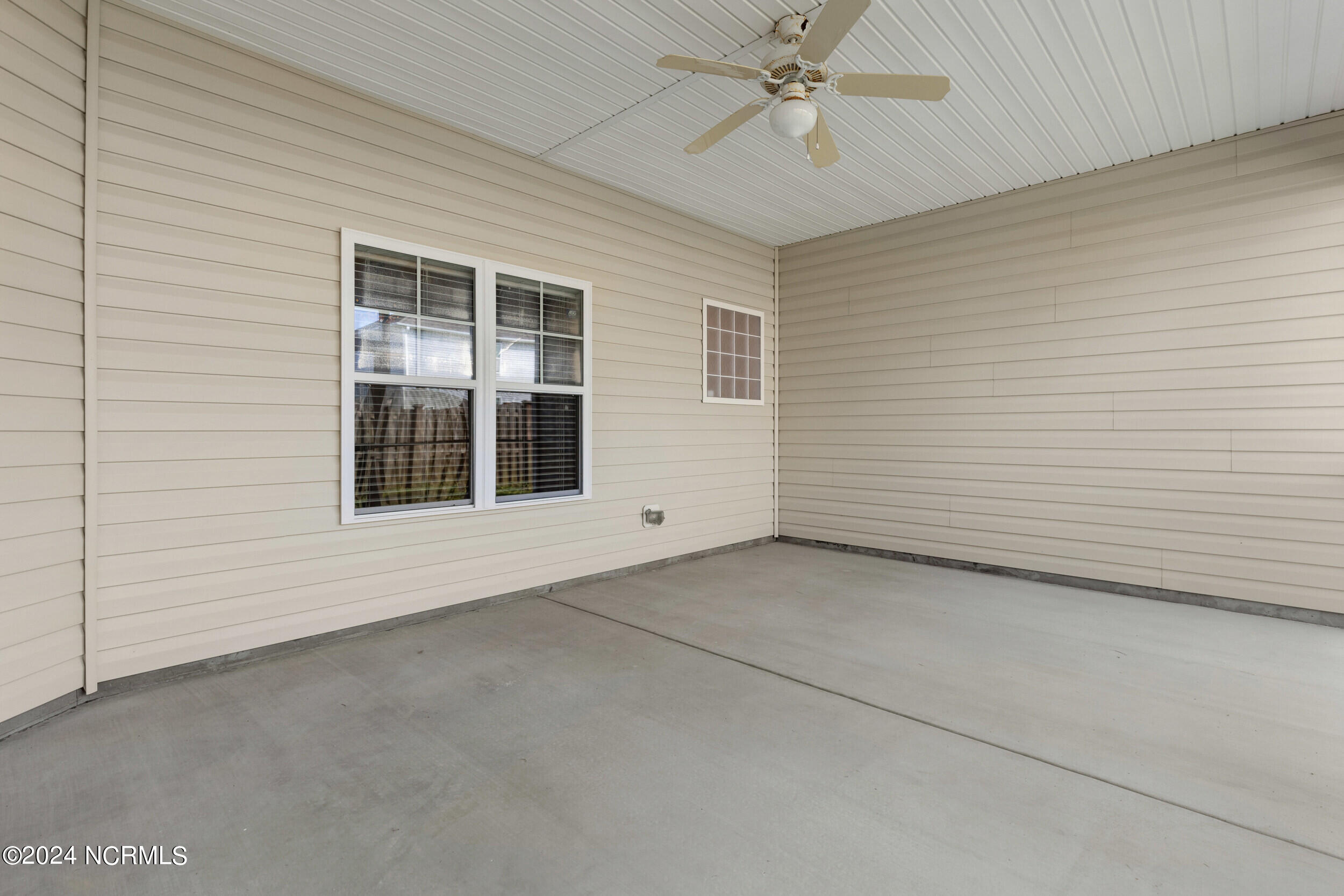 1504 Stones Edge Loop