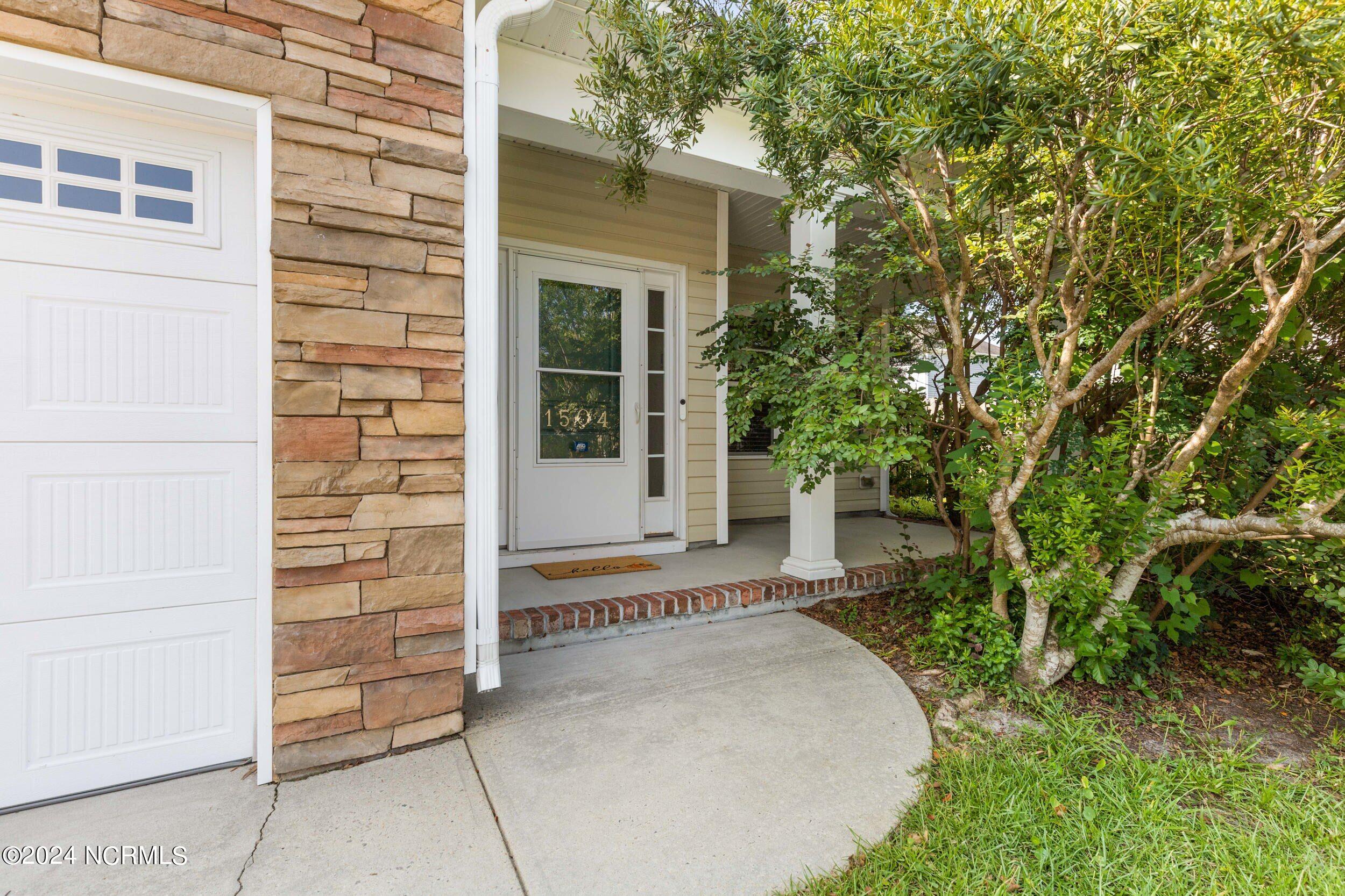 1504 Stones Edge Loop