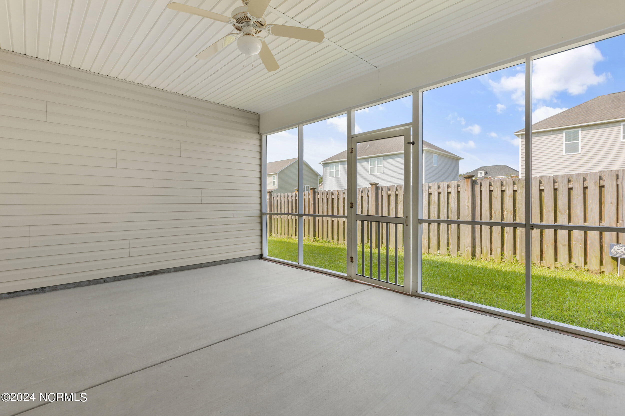 1504 Stones Edge Loop