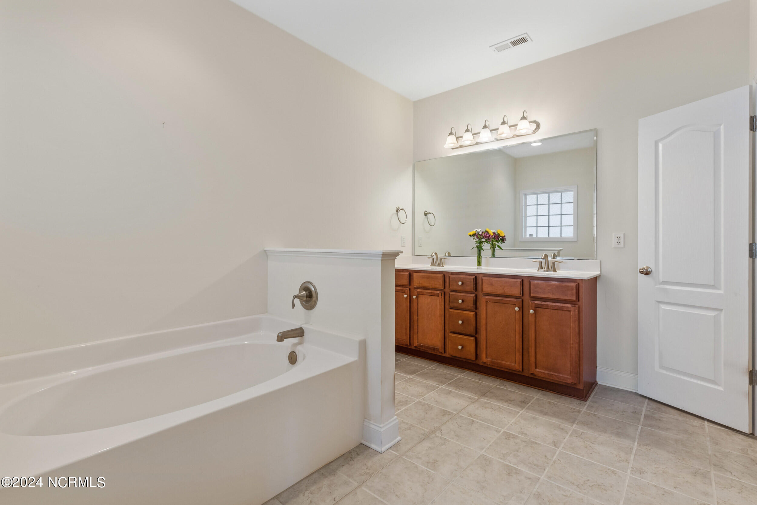 1504 Stones Edge Loop