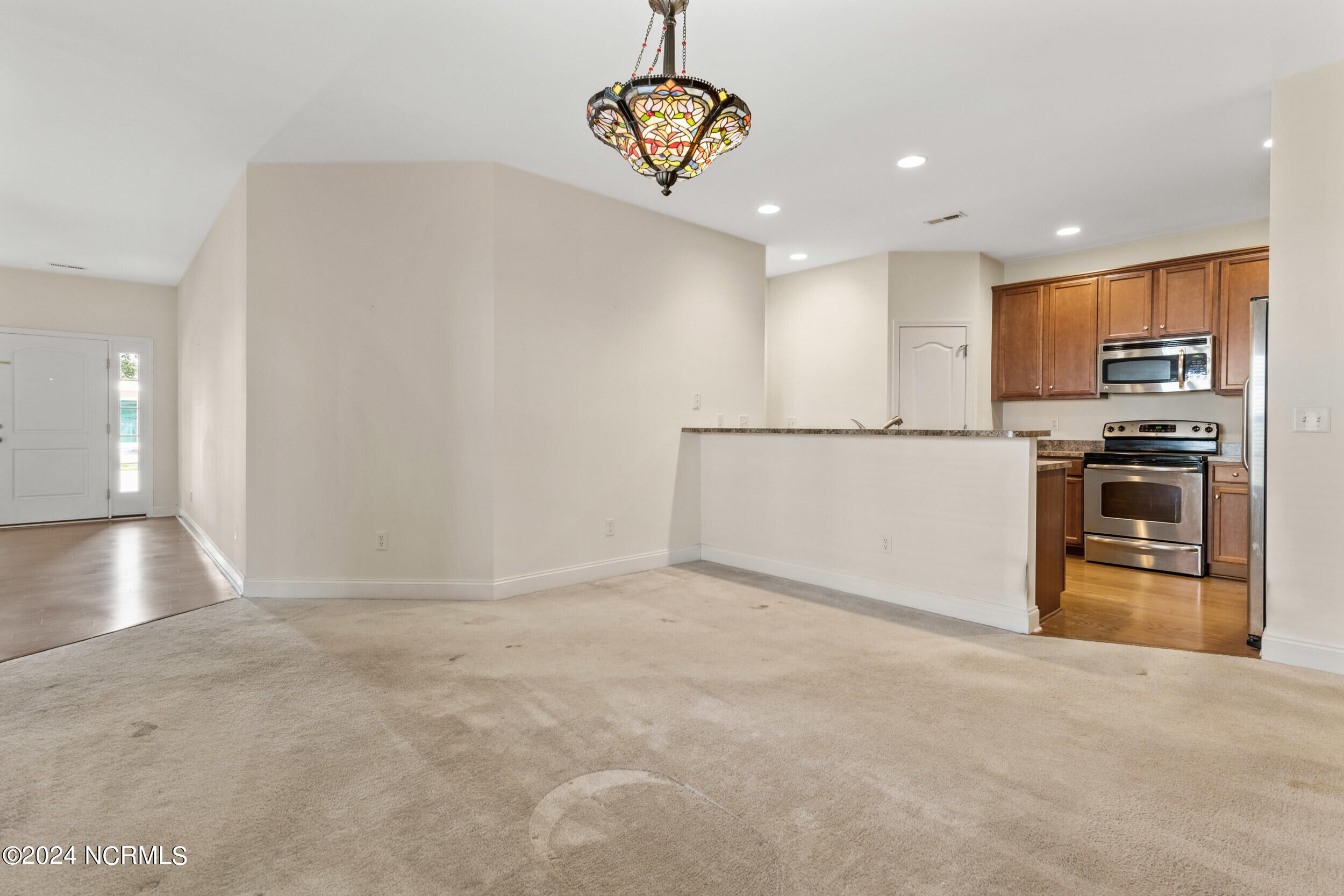 1504 Stones Edge Loop