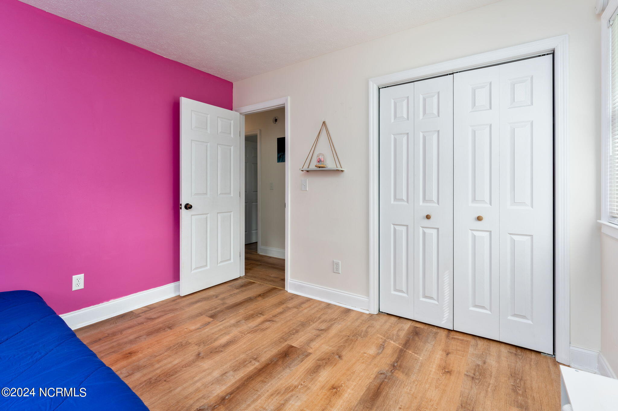 127 Meadowood Drive