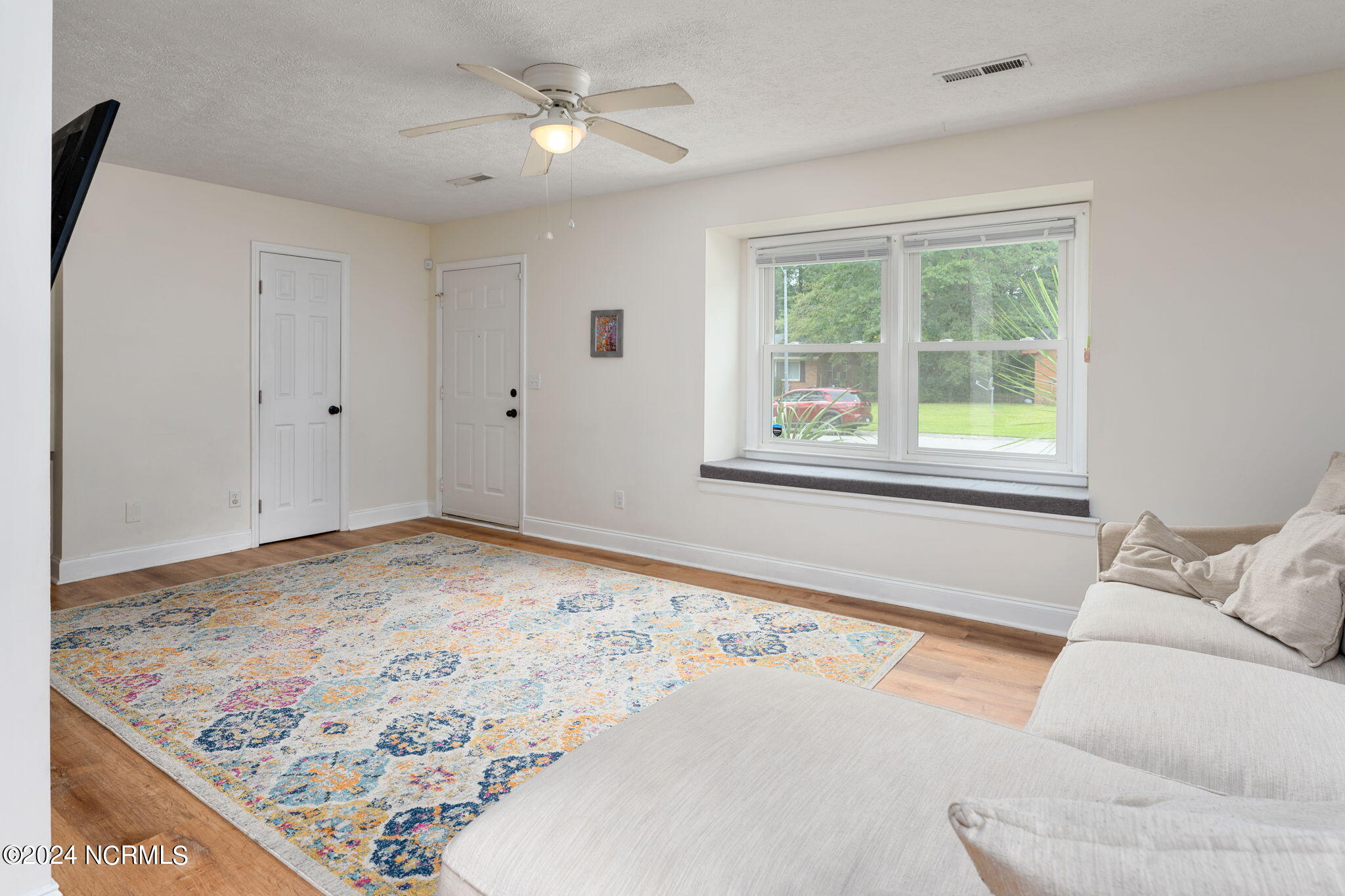 127 Meadowood Drive