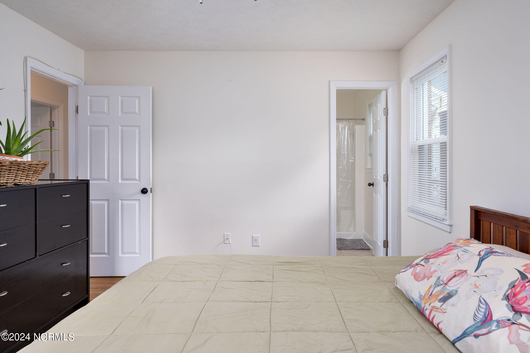 127 Meadowood Drive