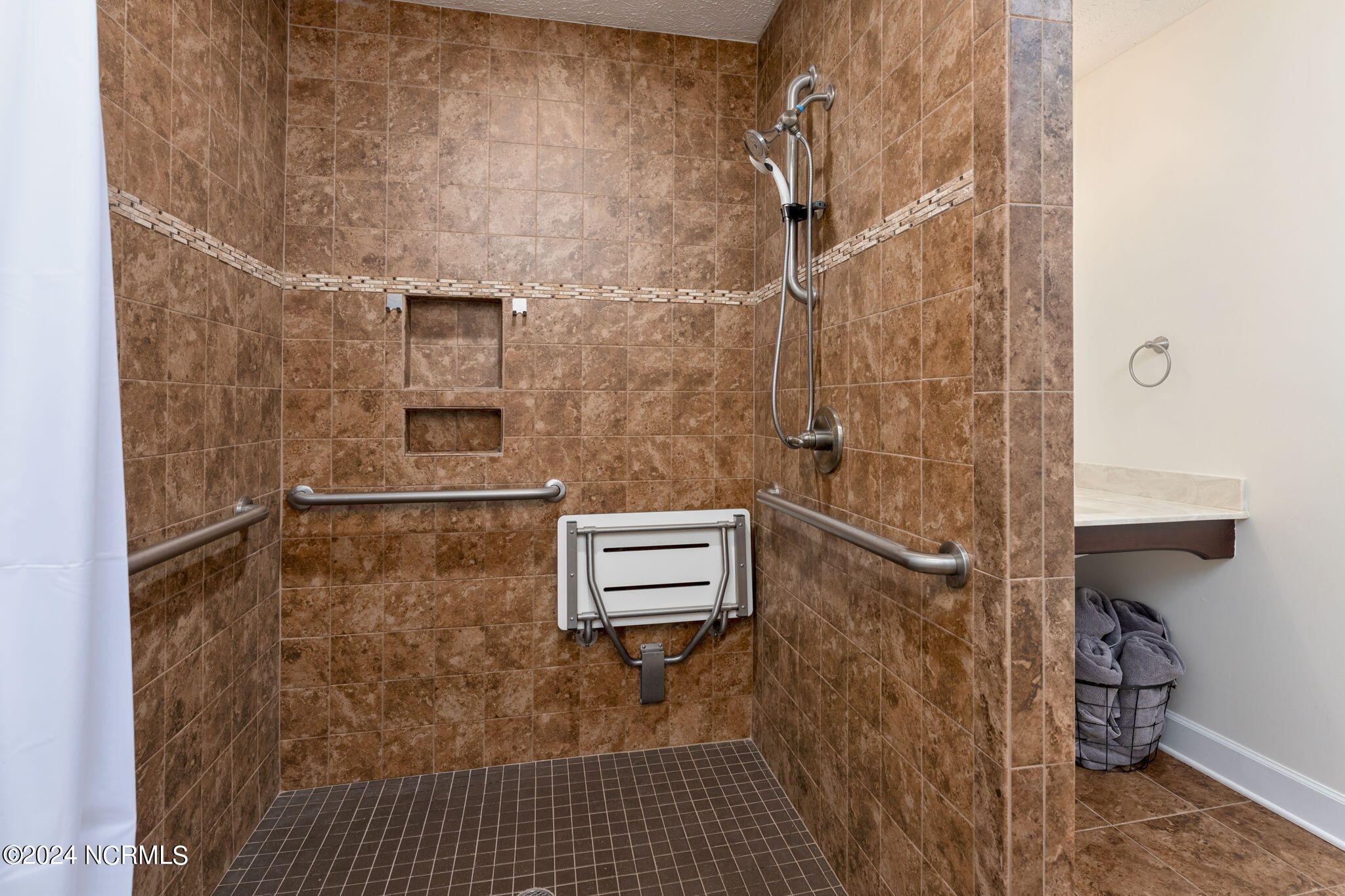 127 Meadowood Drive