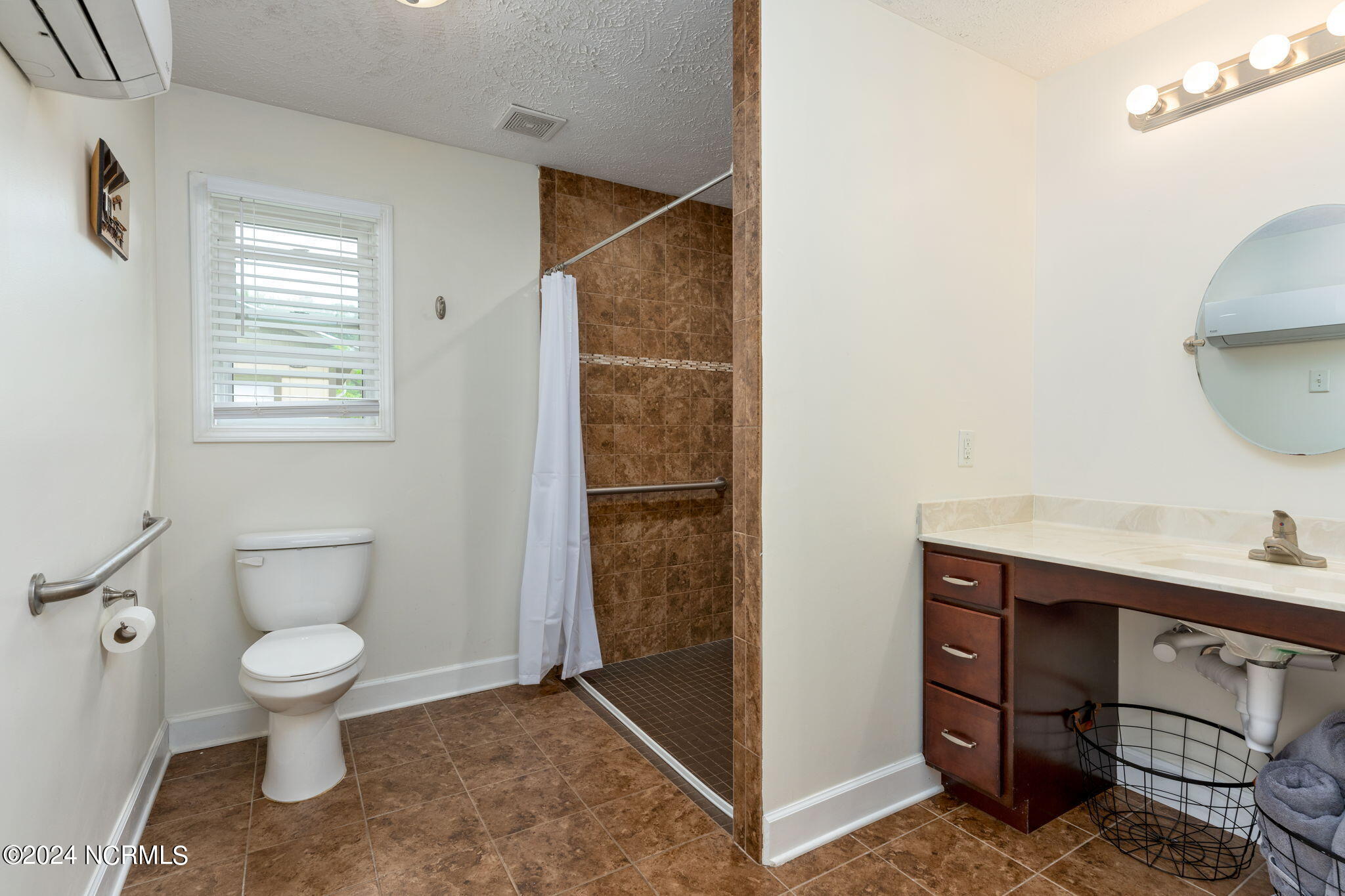 127 Meadowood Drive