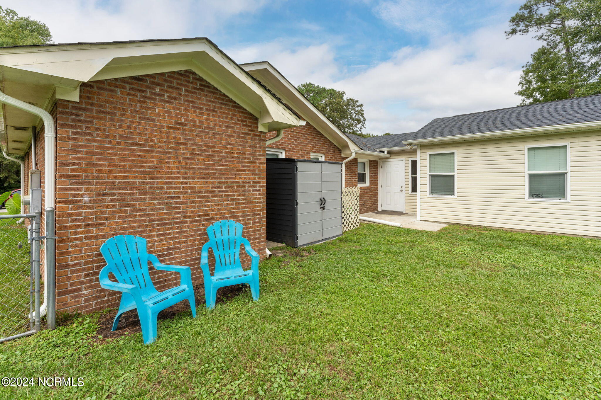 127 Meadowood Drive