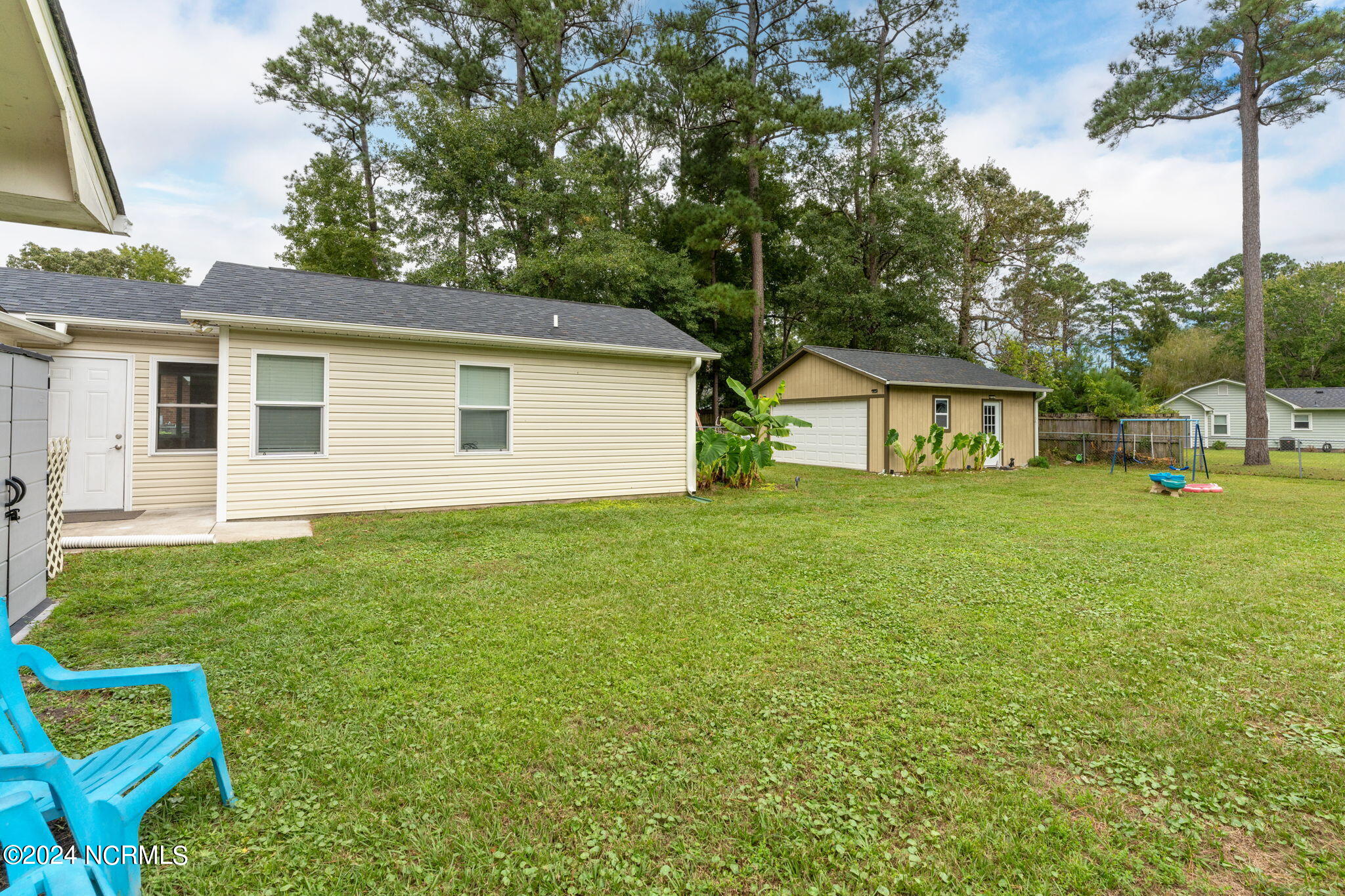127 Meadowood Drive