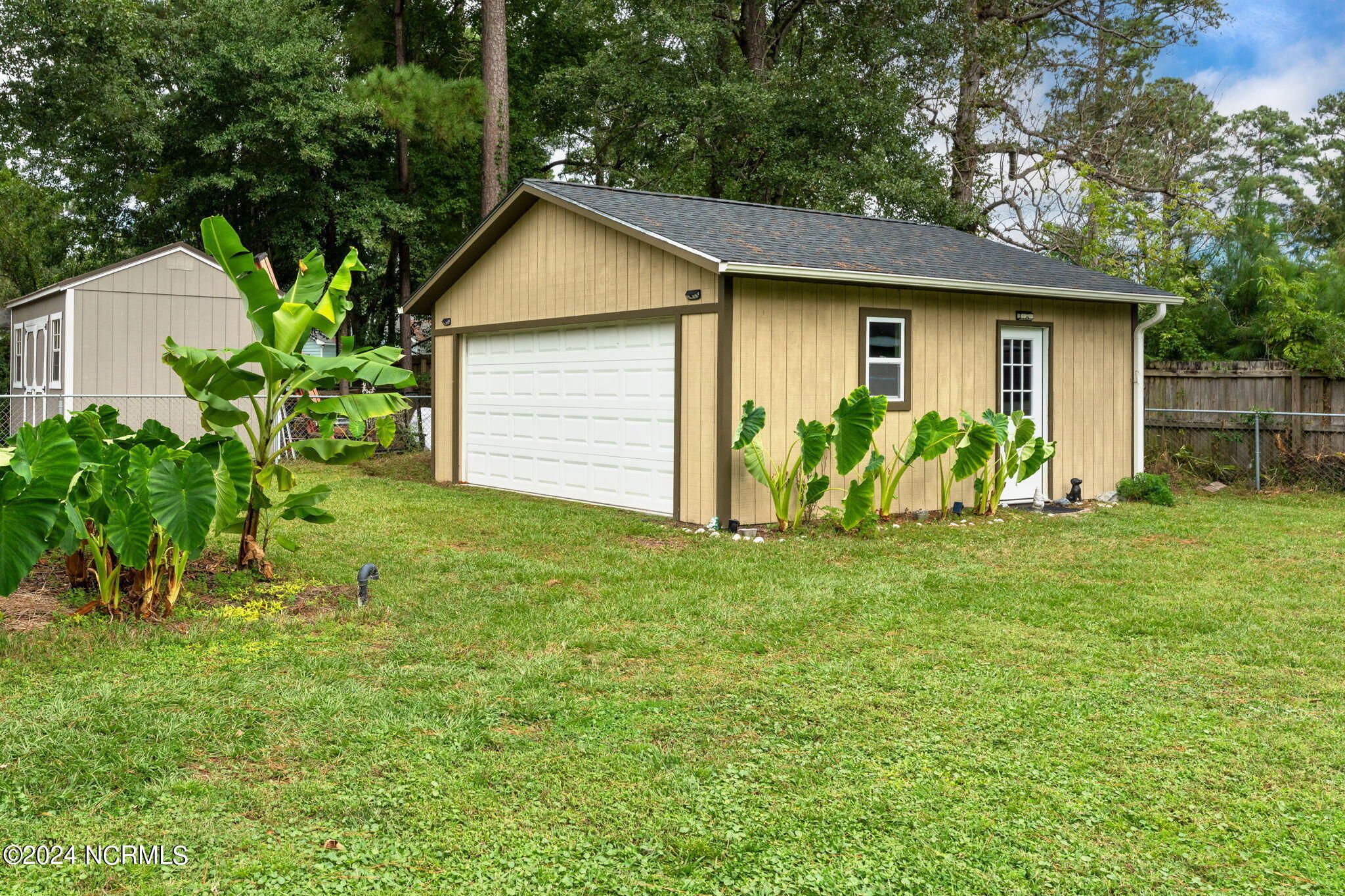 127 Meadowood Drive