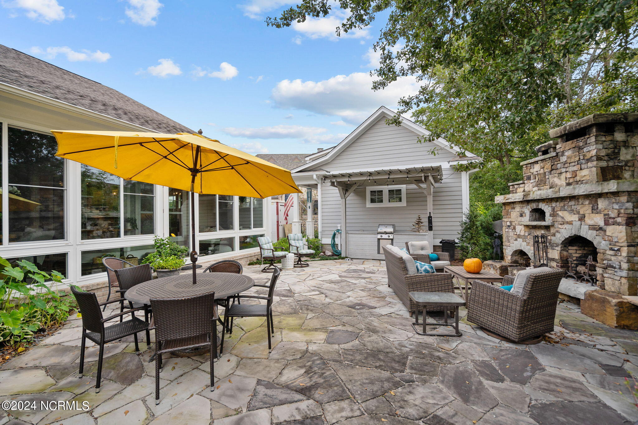 5317 Leisure Circle