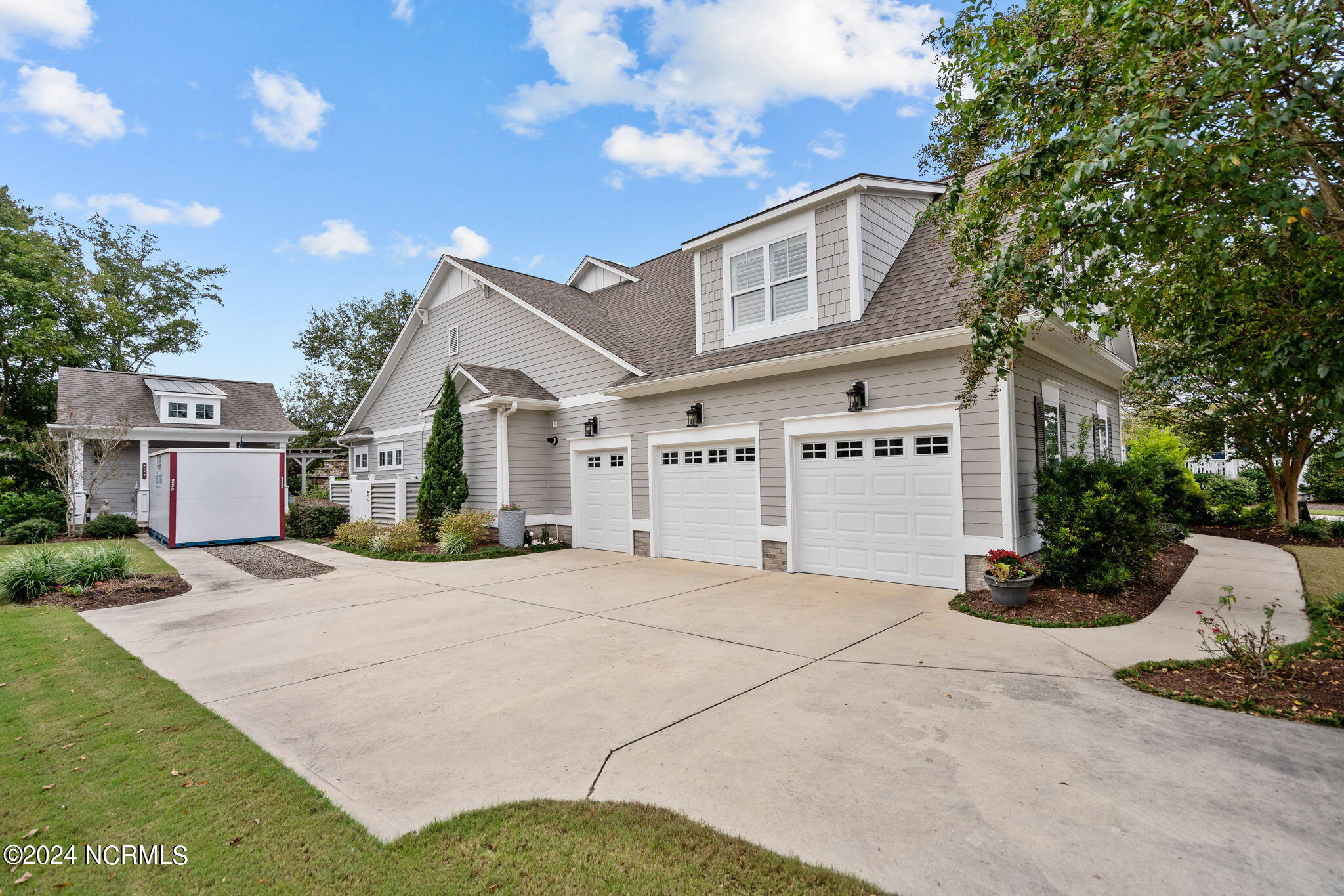 5317 Leisure Circle
