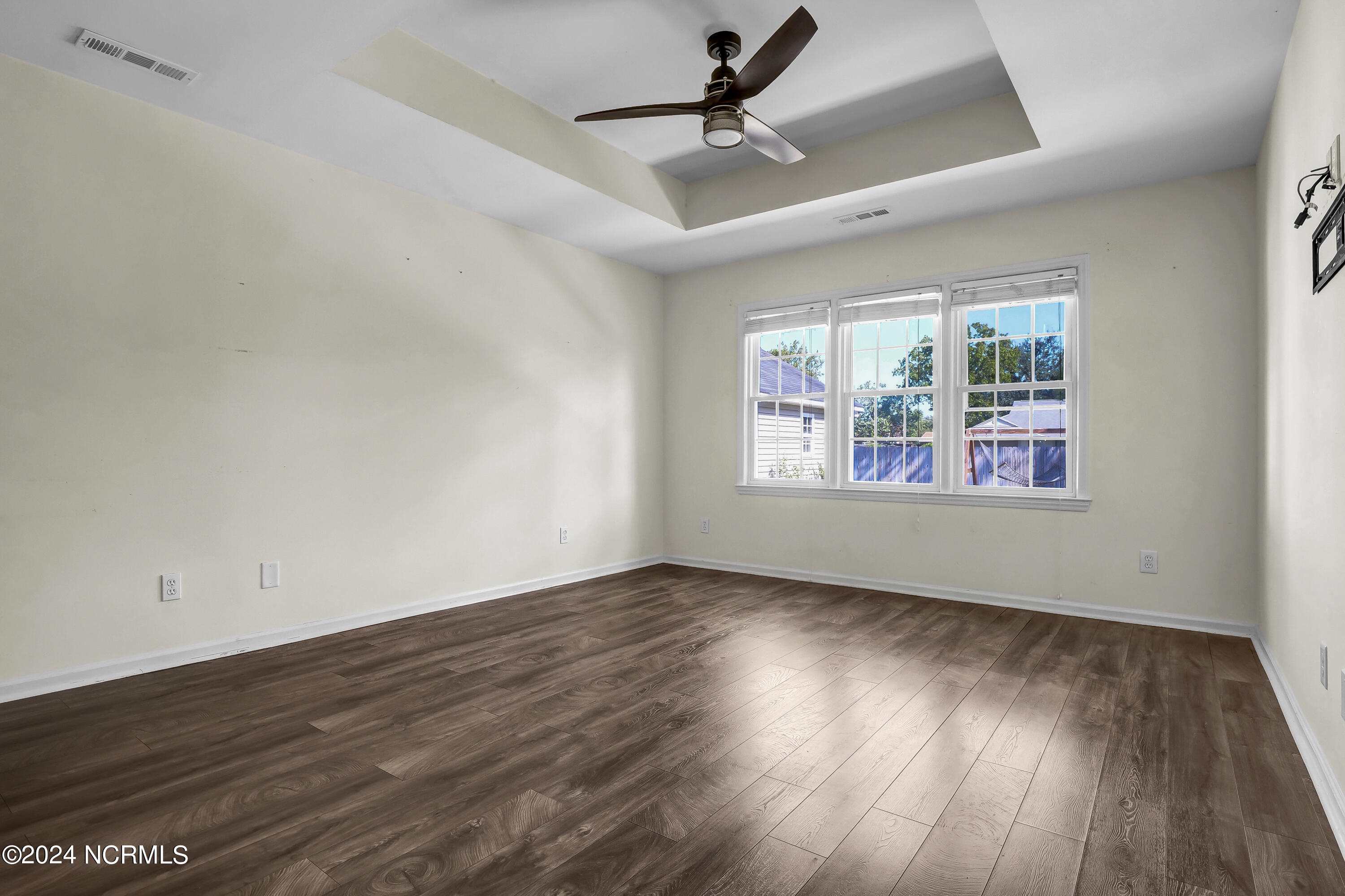 212 Gun Raven Lane