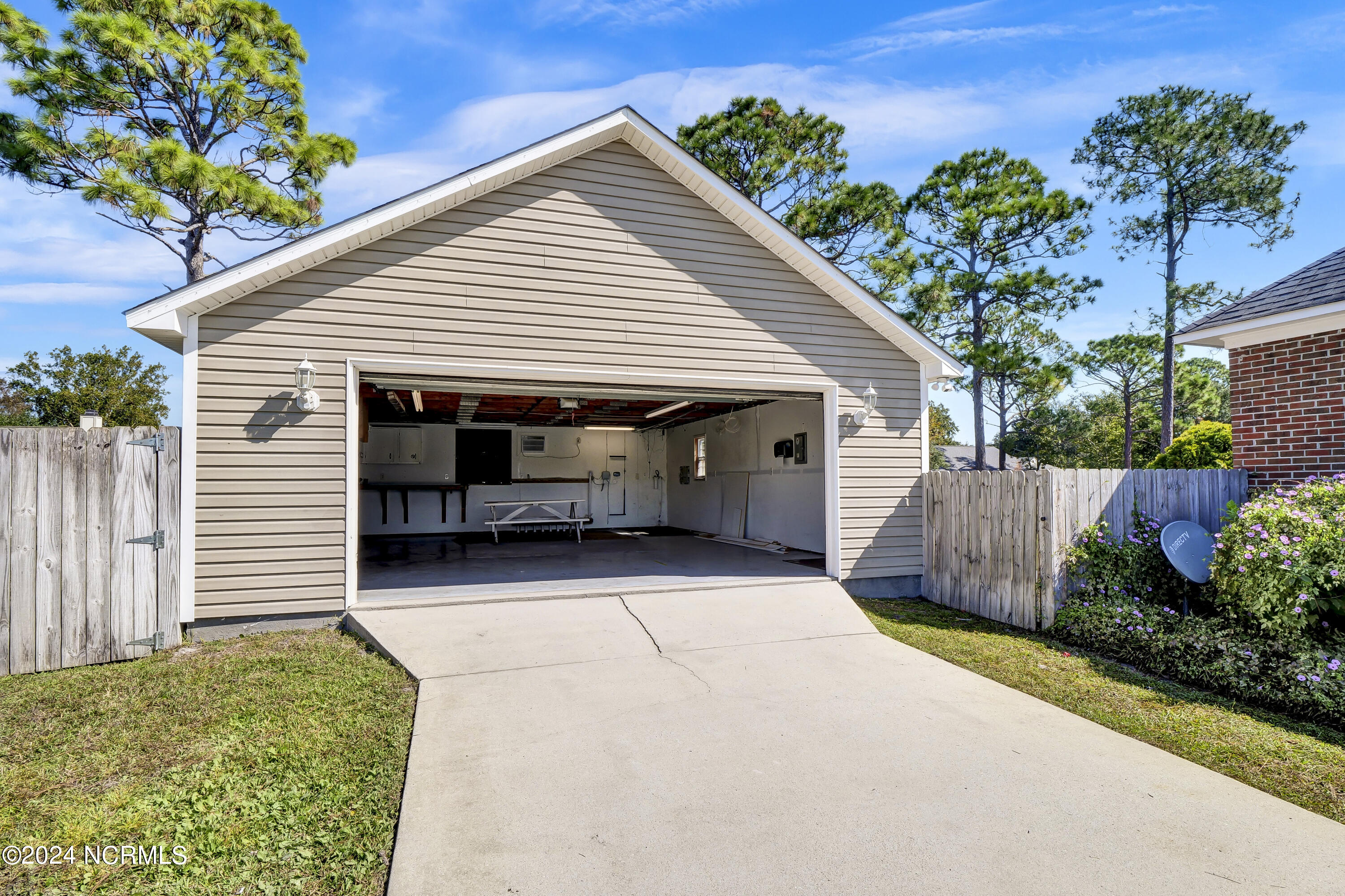 212 Gun Raven Lane