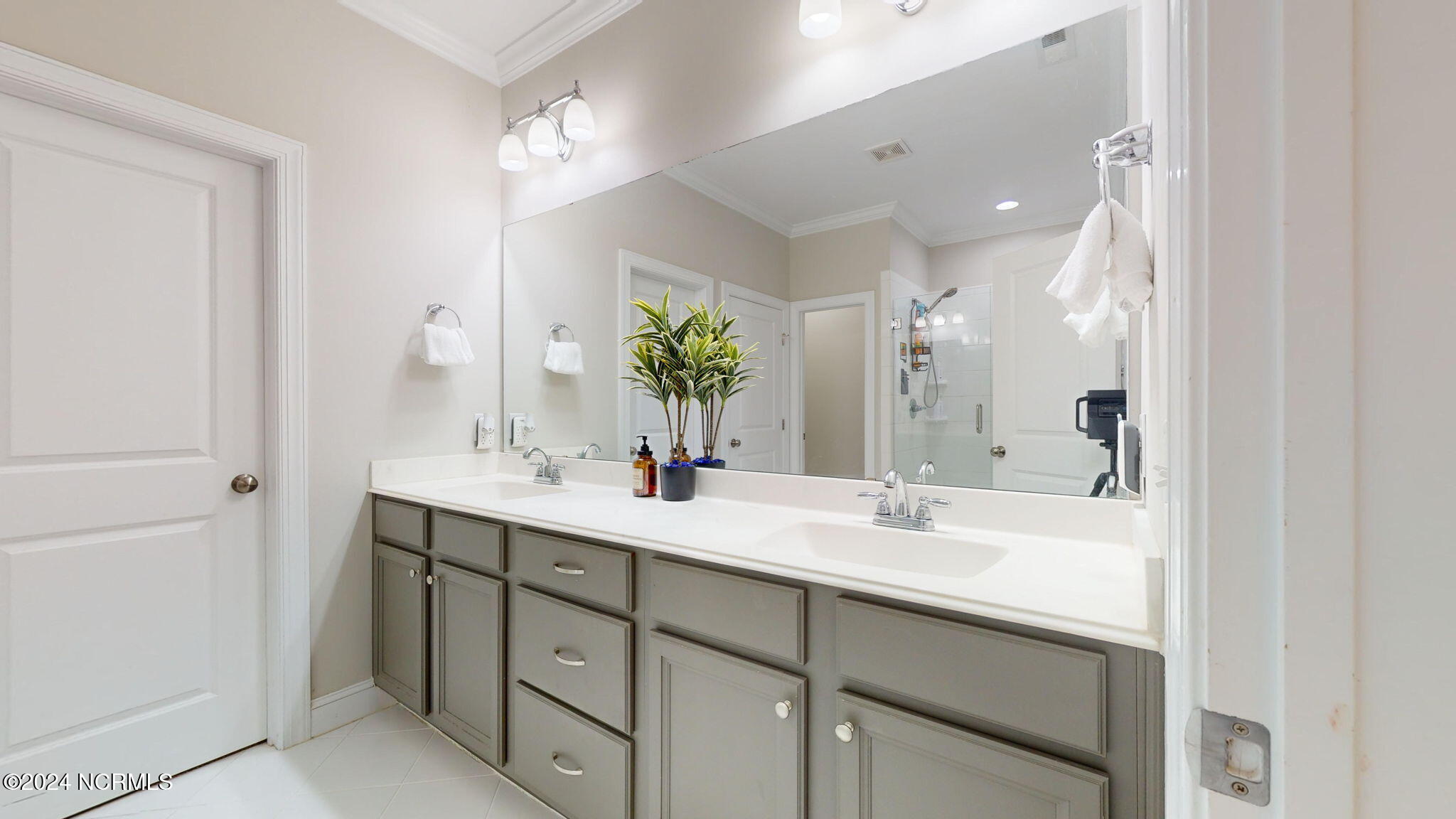 1113 Lt Congleton Road