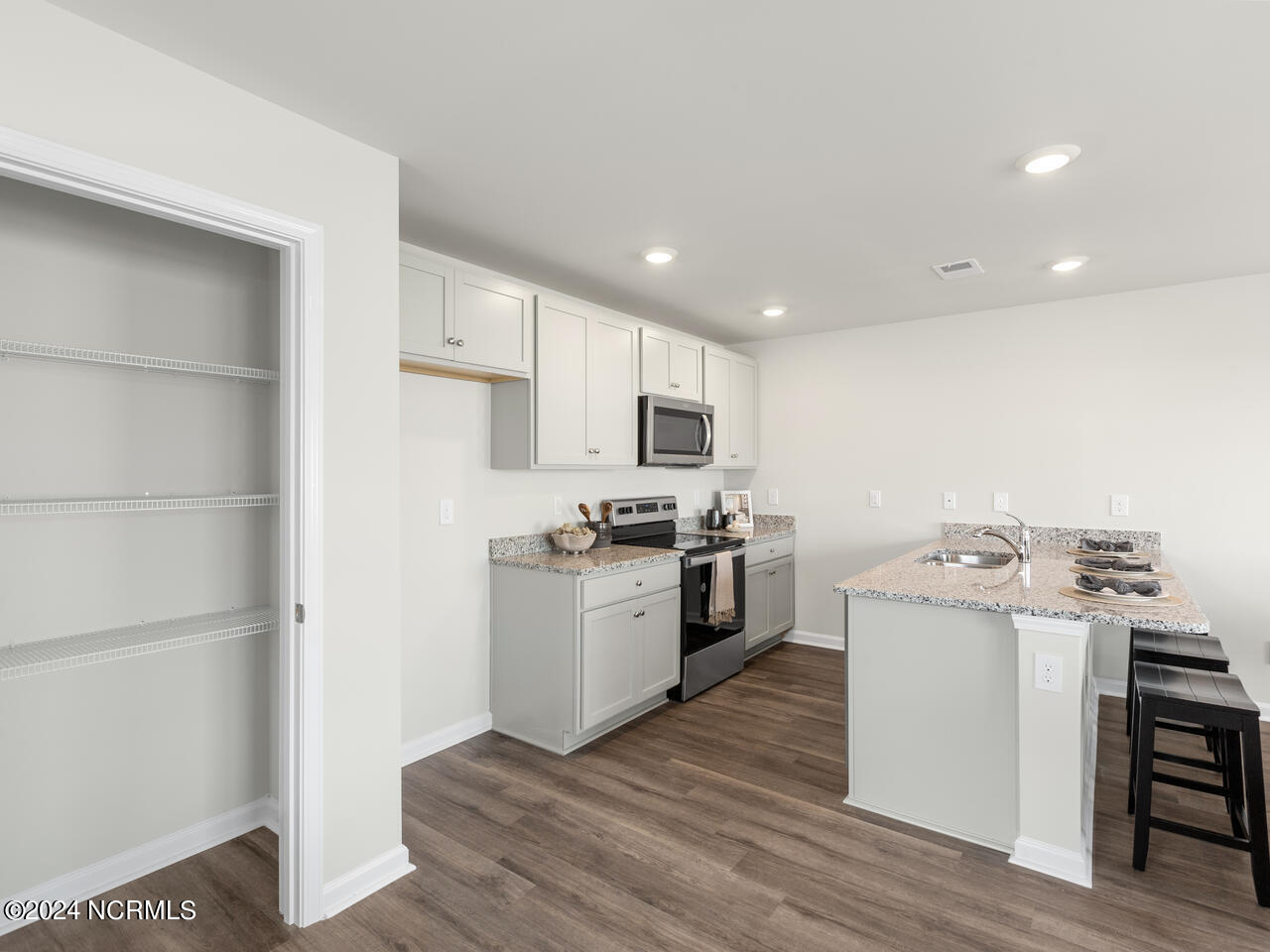 3206 Lobelia Lane 606