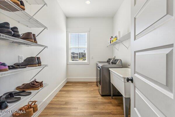 122 W Colonnade Drive