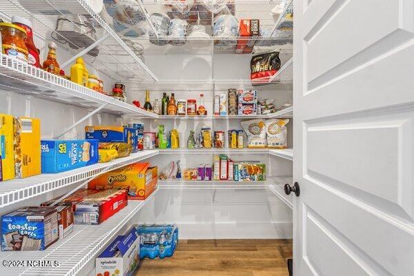 122 W Colonnade Drive