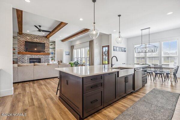 122 W Colonnade Drive