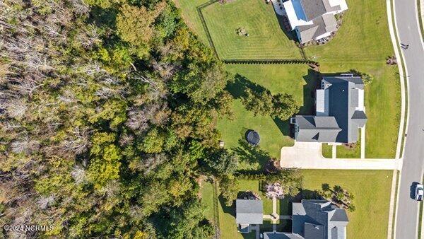 122 W Colonnade Drive