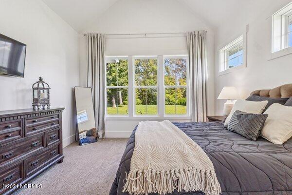 122 W Colonnade Drive