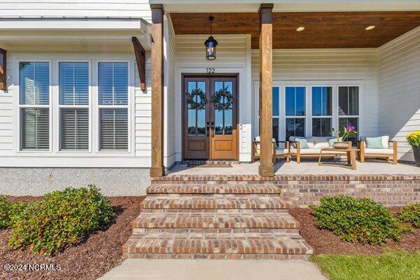 122 W Colonnade Drive