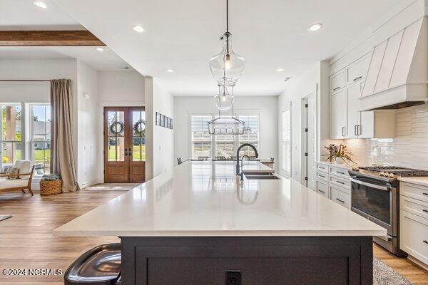 122 W Colonnade Drive