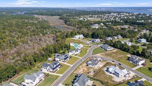 122 W Colonnade Drive