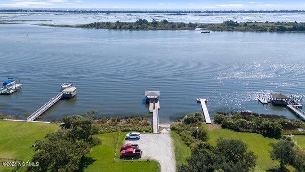 122 W Colonnade Drive