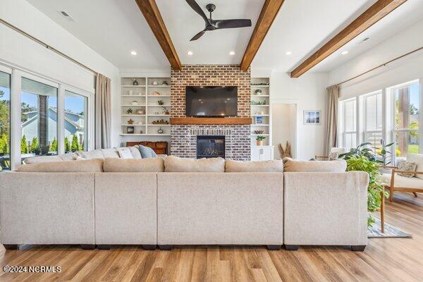 122 W Colonnade Drive