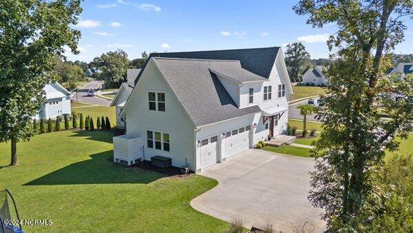 122 W Colonnade Drive