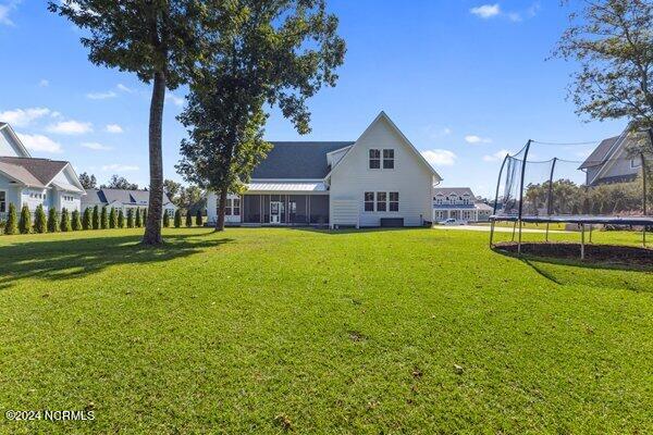 122 W Colonnade Drive