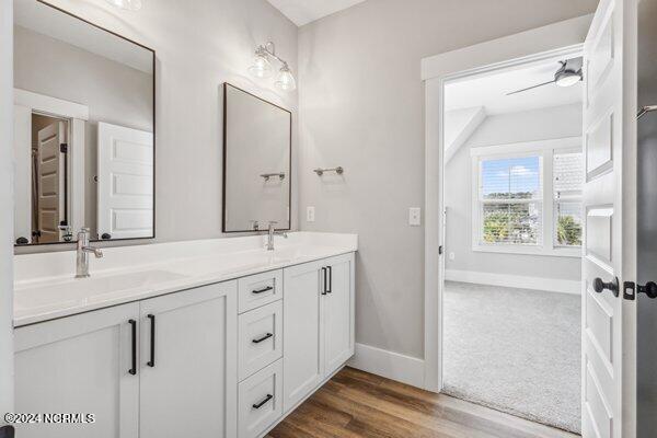 122 W Colonnade Drive