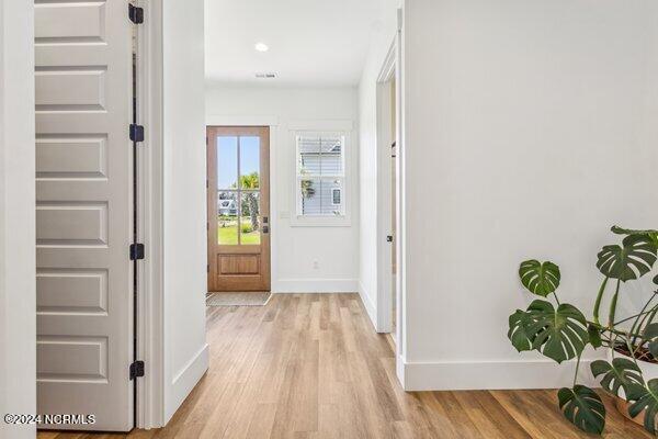 122 W Colonnade Drive