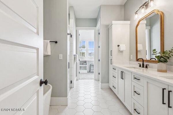 122 W Colonnade Drive