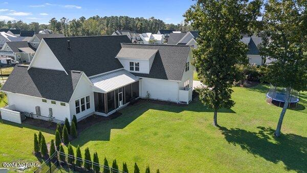 122 W Colonnade Drive