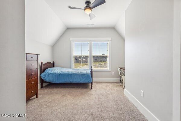 122 W Colonnade Drive