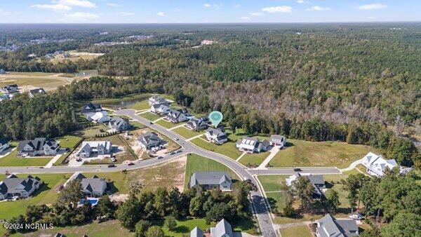 122 W Colonnade Drive