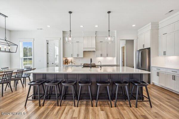 122 W Colonnade Drive