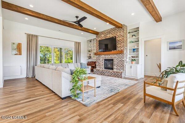 122 W Colonnade Drive