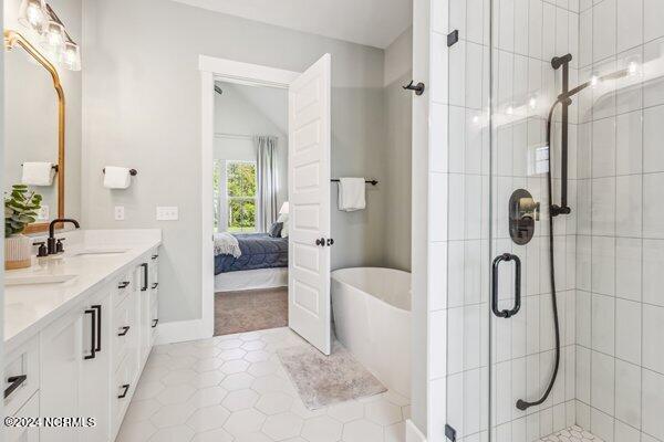 122 W Colonnade Drive