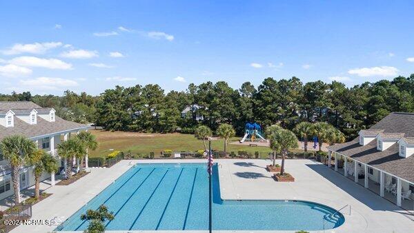 122 W Colonnade Drive