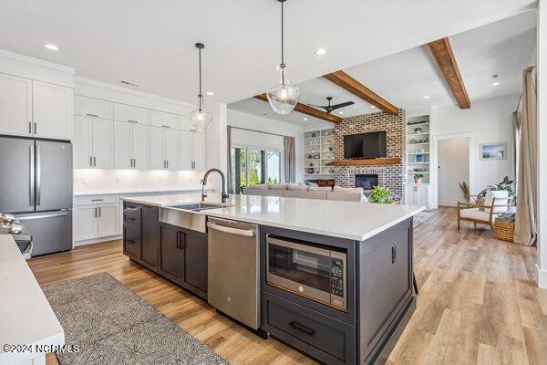 122 W Colonnade Drive