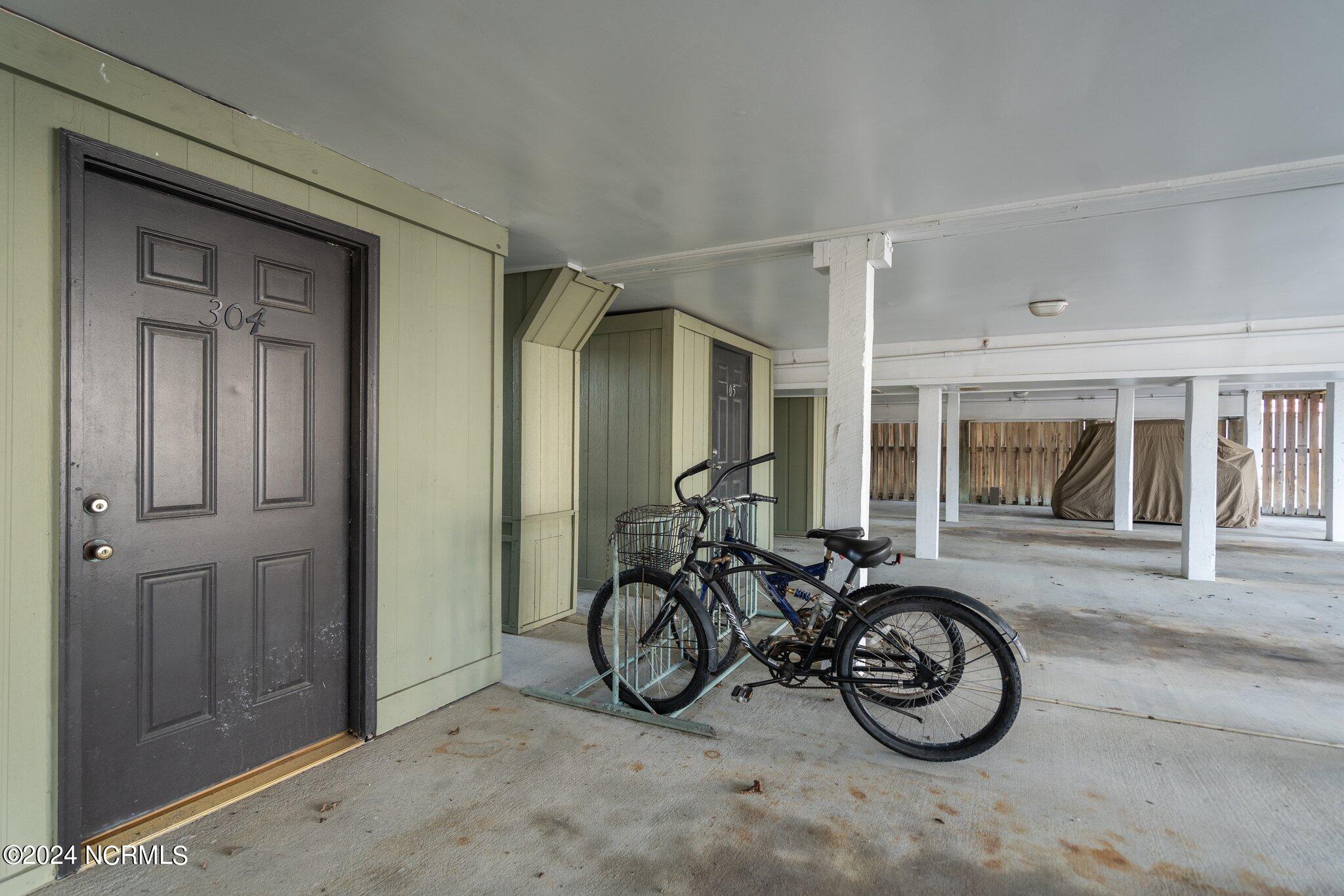 108 Lake Park Boulevard S, Unit 304