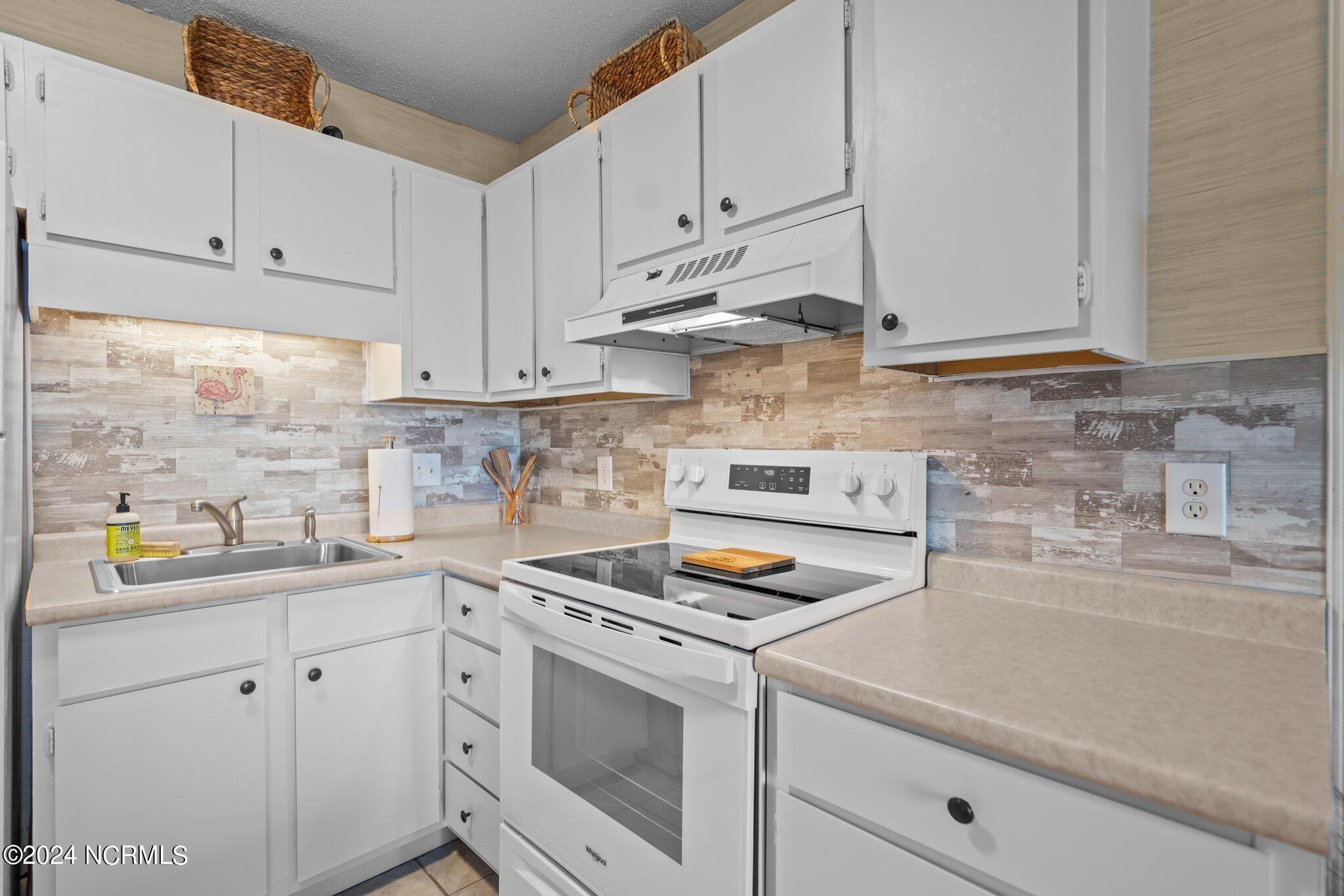 108 Lake Park Boulevard S, Unit 304