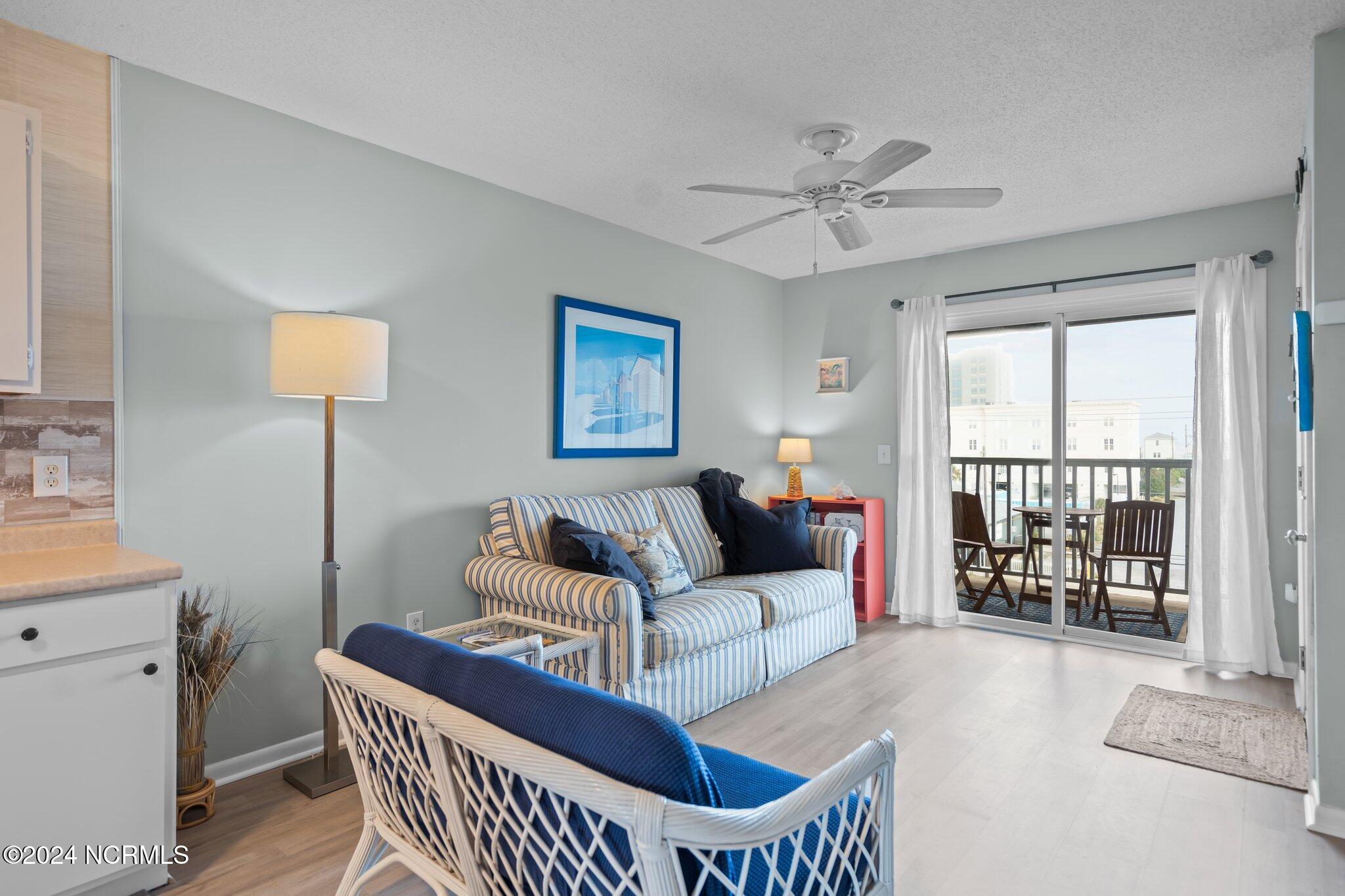 108 Lake Park Boulevard S, Unit 304