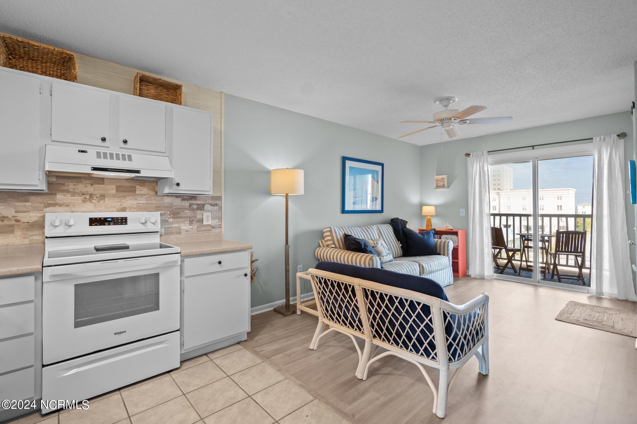 108 Lake Park Boulevard S, Unit 304