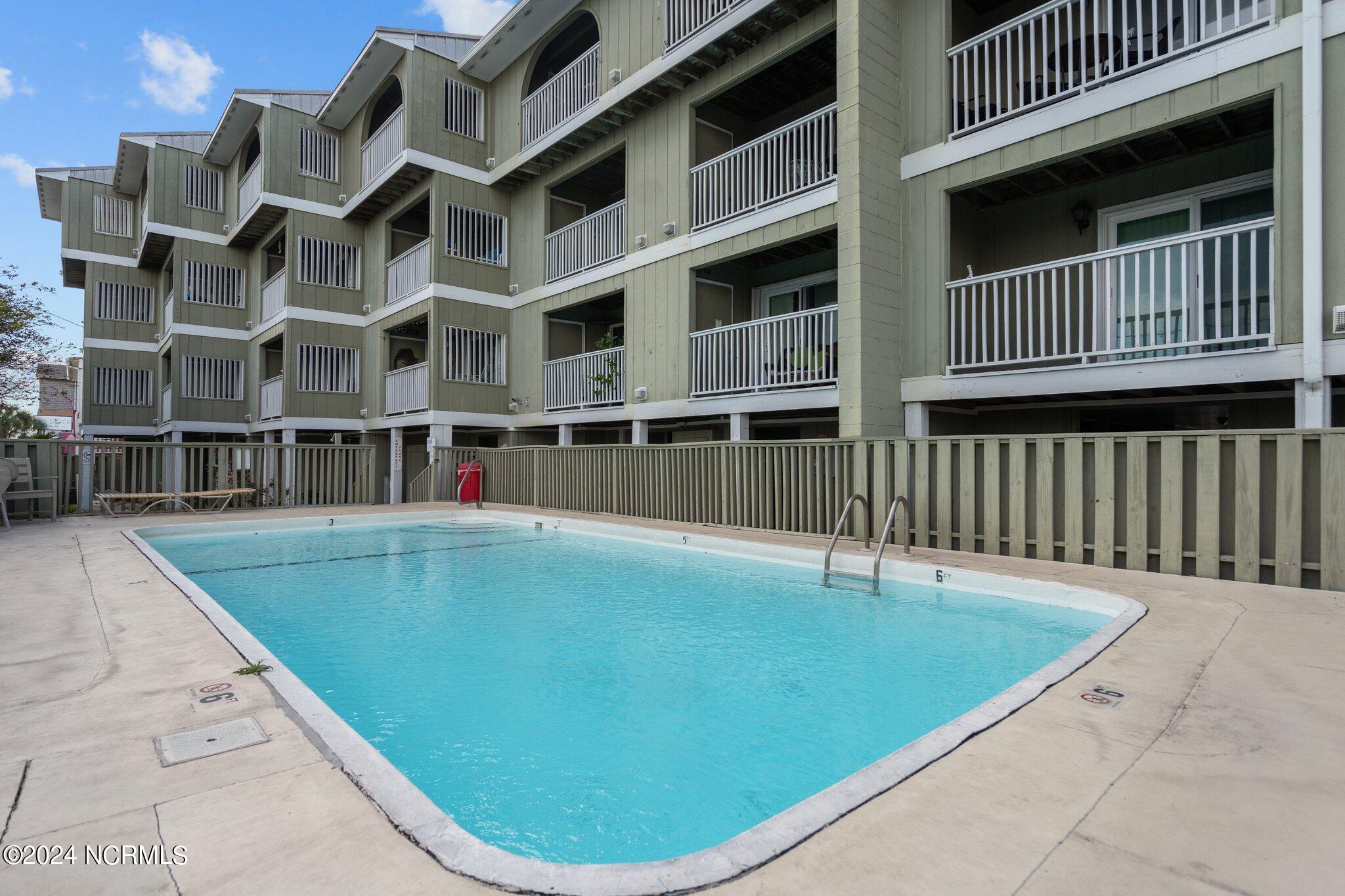 108 Lake Park Boulevard S, Unit 304